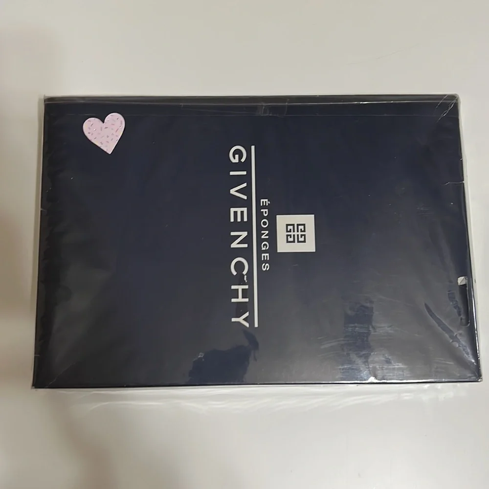 Givenchy authentic face