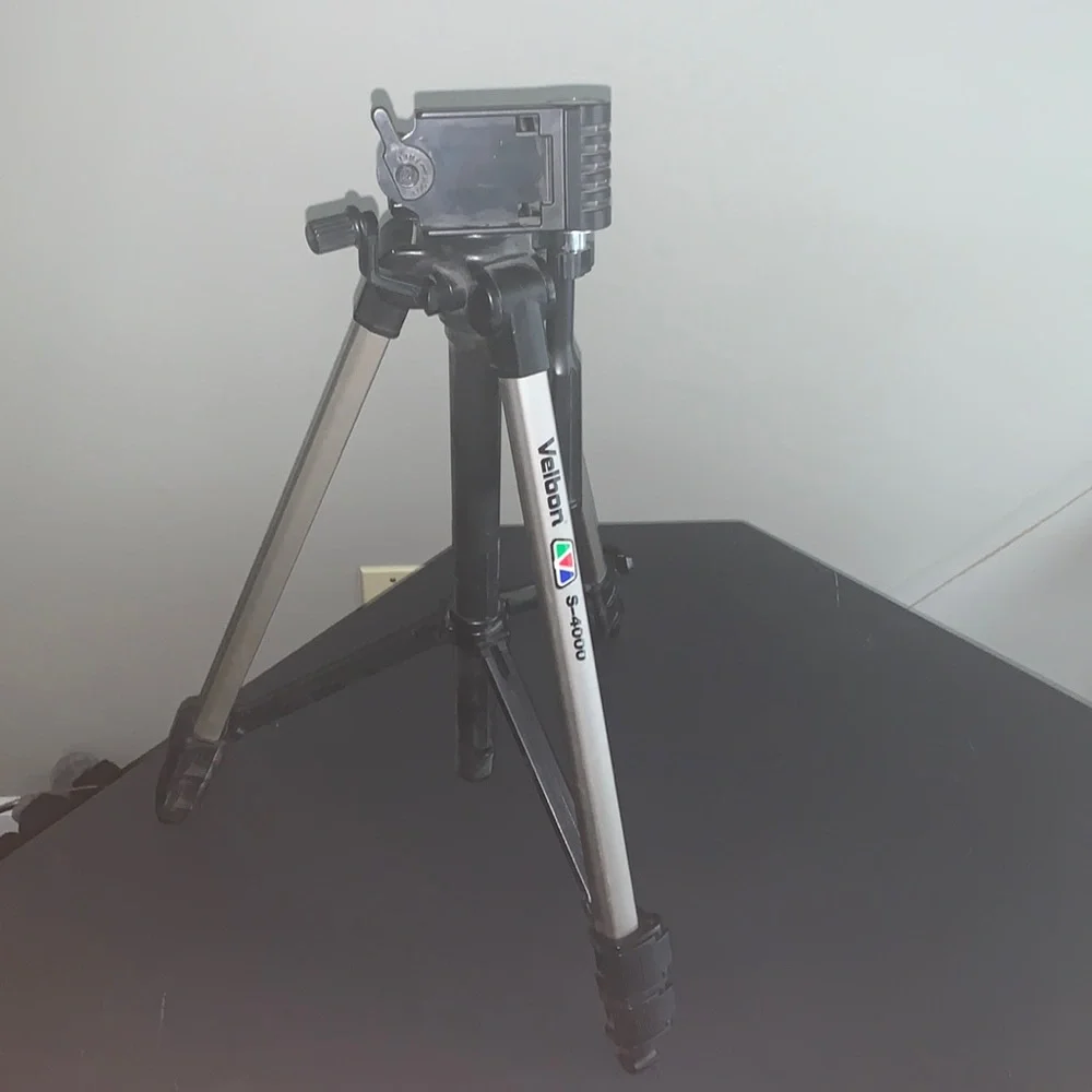 270 degree Velbon S-4000 Extendable Tripod