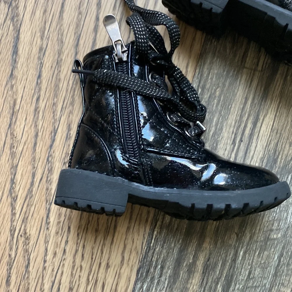 Tahari boots