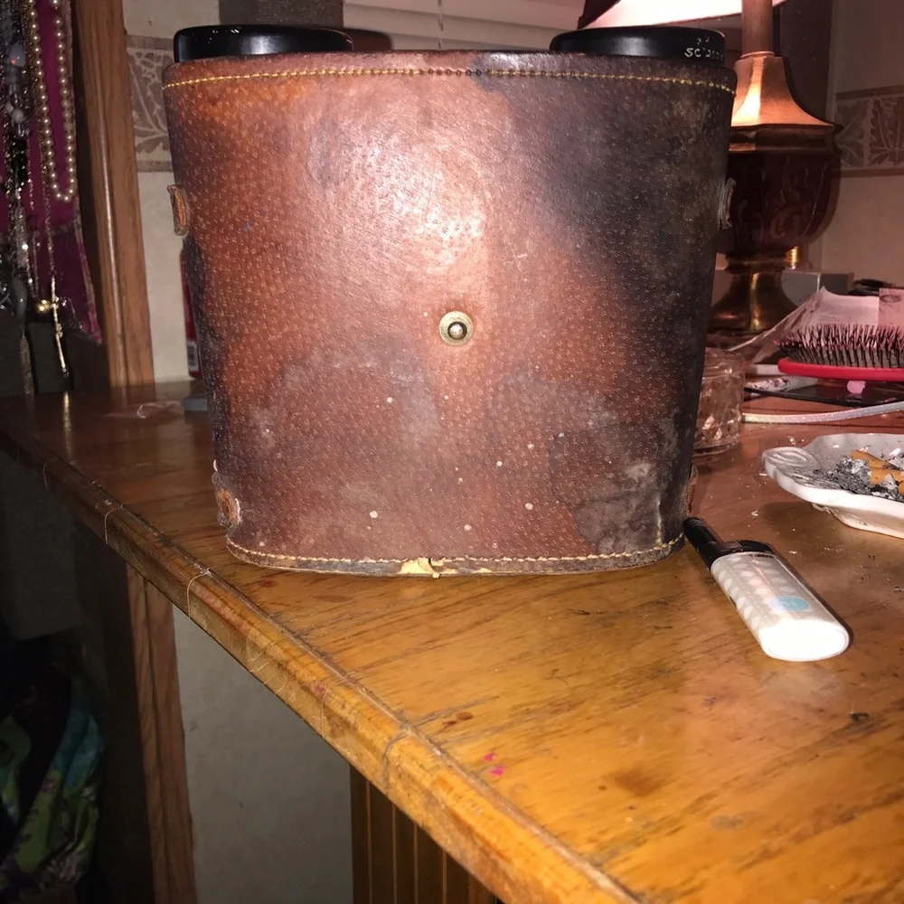 1900s Victory Binoculars w/ Leather Case no top.
