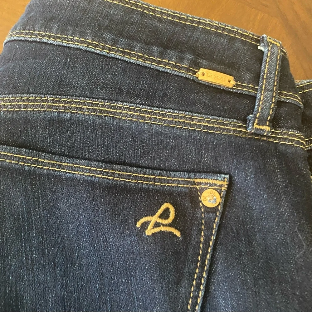 DL1961 dark blue