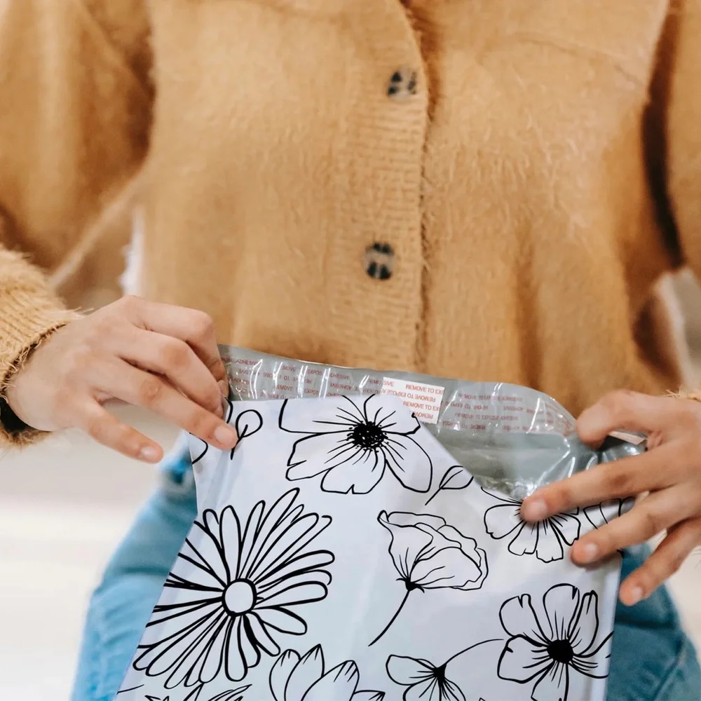 Black & White Sketched Floral Poly Mailer’s 10x13 Pack of 25