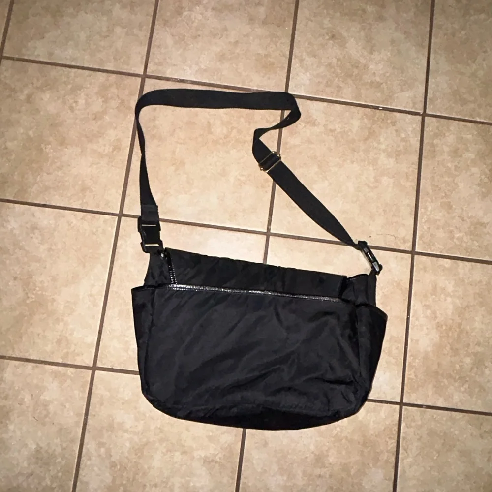 Authentic Tory Burch Messenger bag