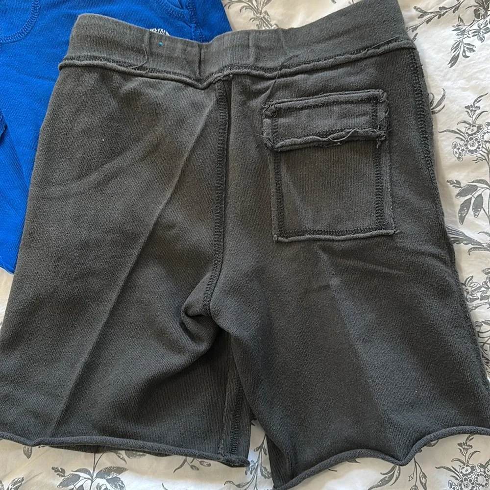 Children’s Place (bundle of 3) shorts with drawstring.  Excellent condition SZ 4