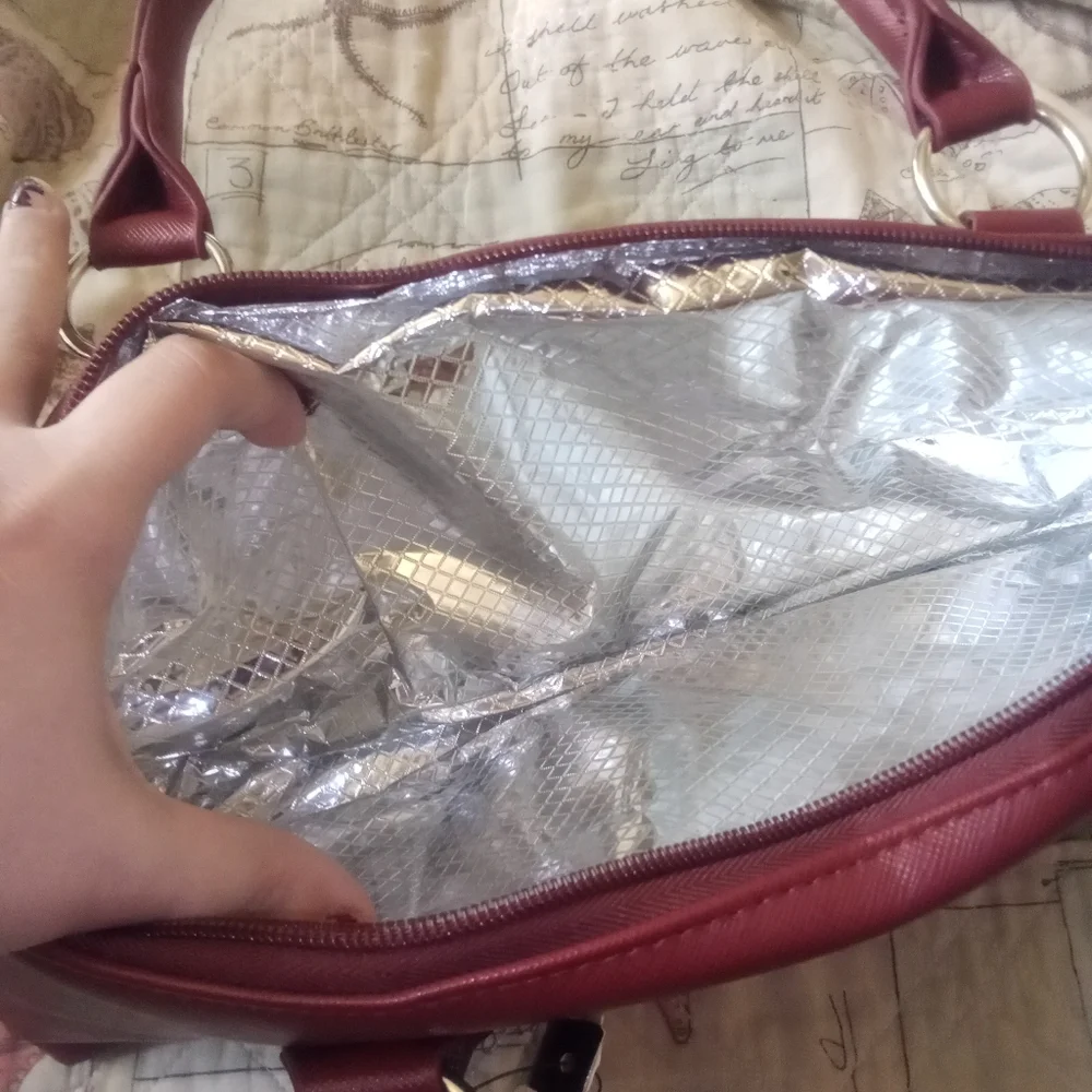 Nwt Primewear insulated Wine Clutch