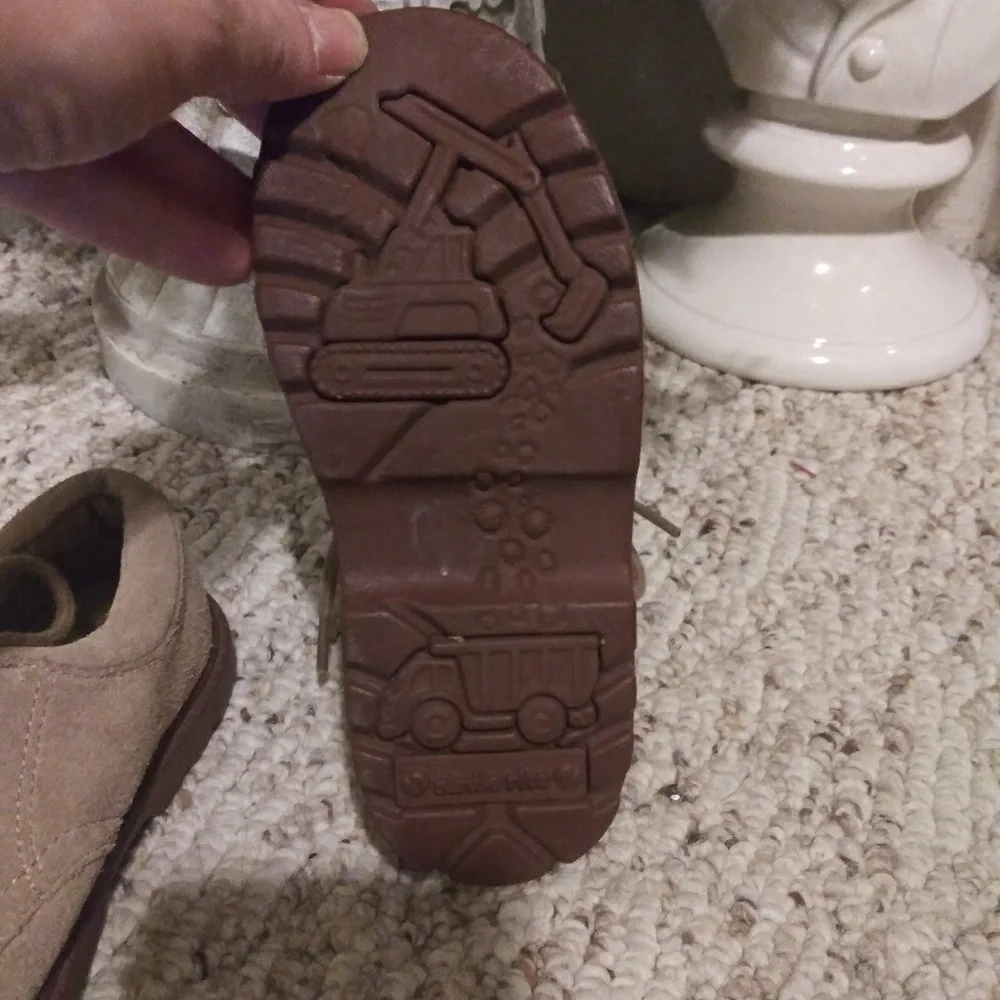Stride Rite some rite