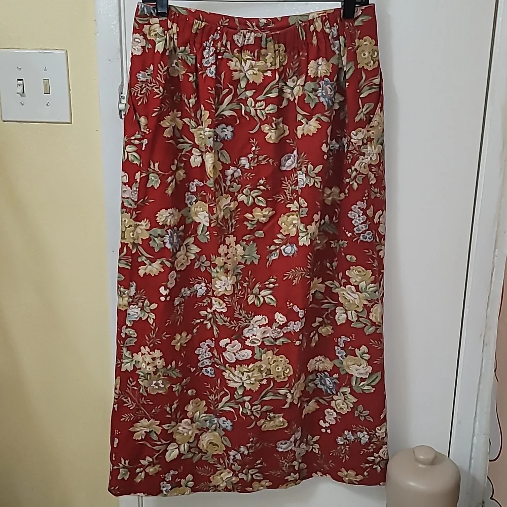 Linen Skirt Blaire 220 Hickory button down red floral print pockets