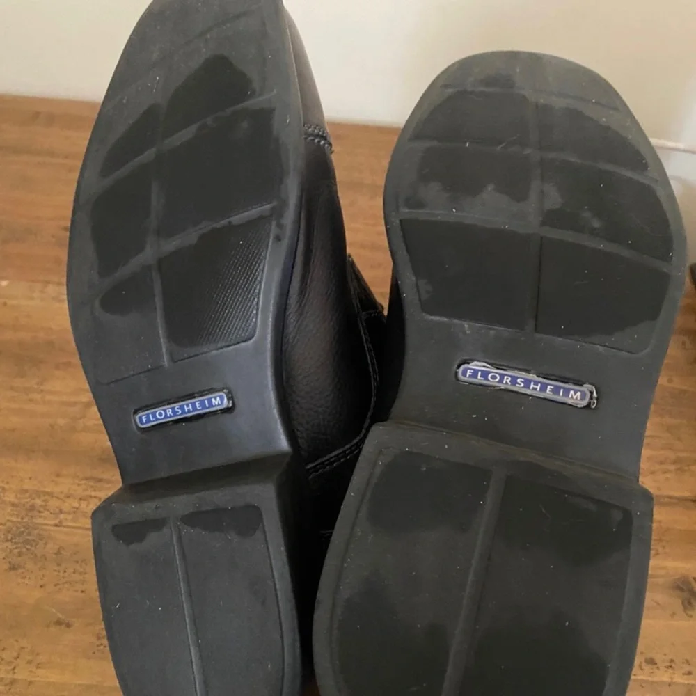 Florsheim Men's Freedom Cap Oxford Leather Shoes. size 10.5