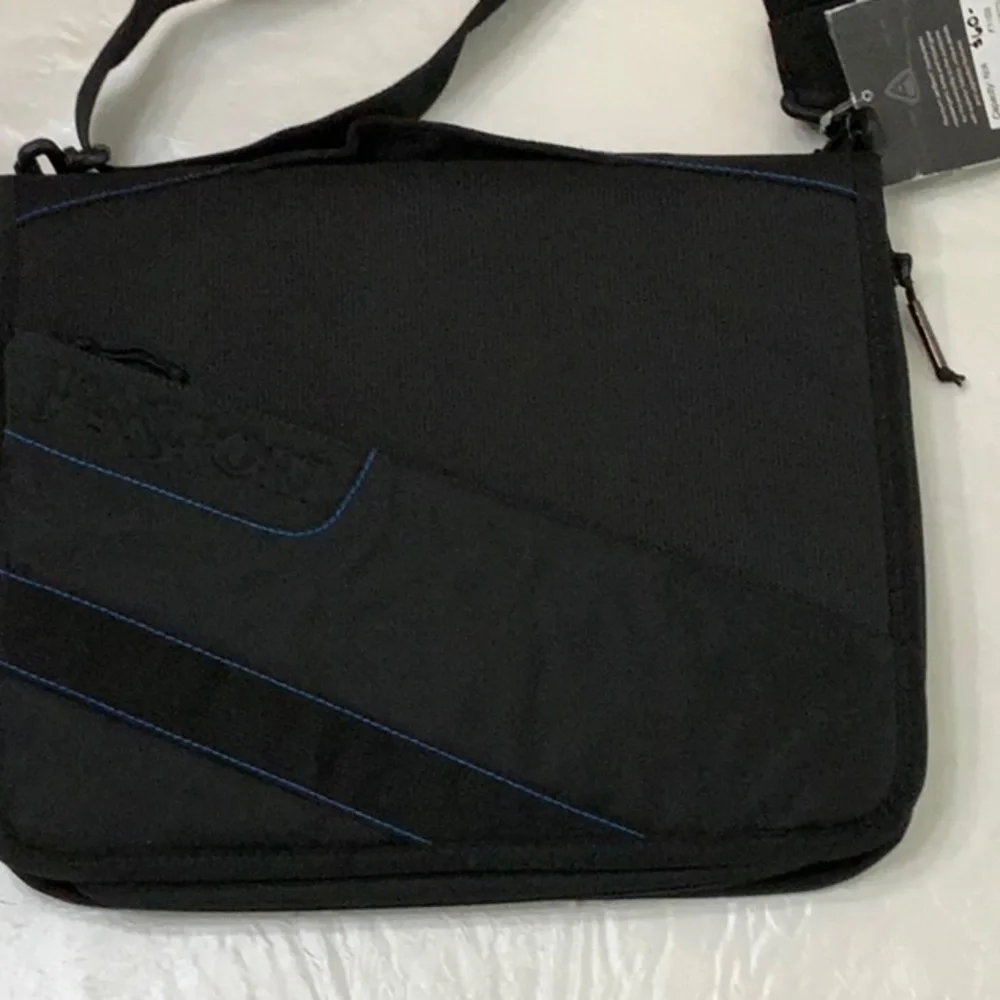 Jansport sleeve excellent new