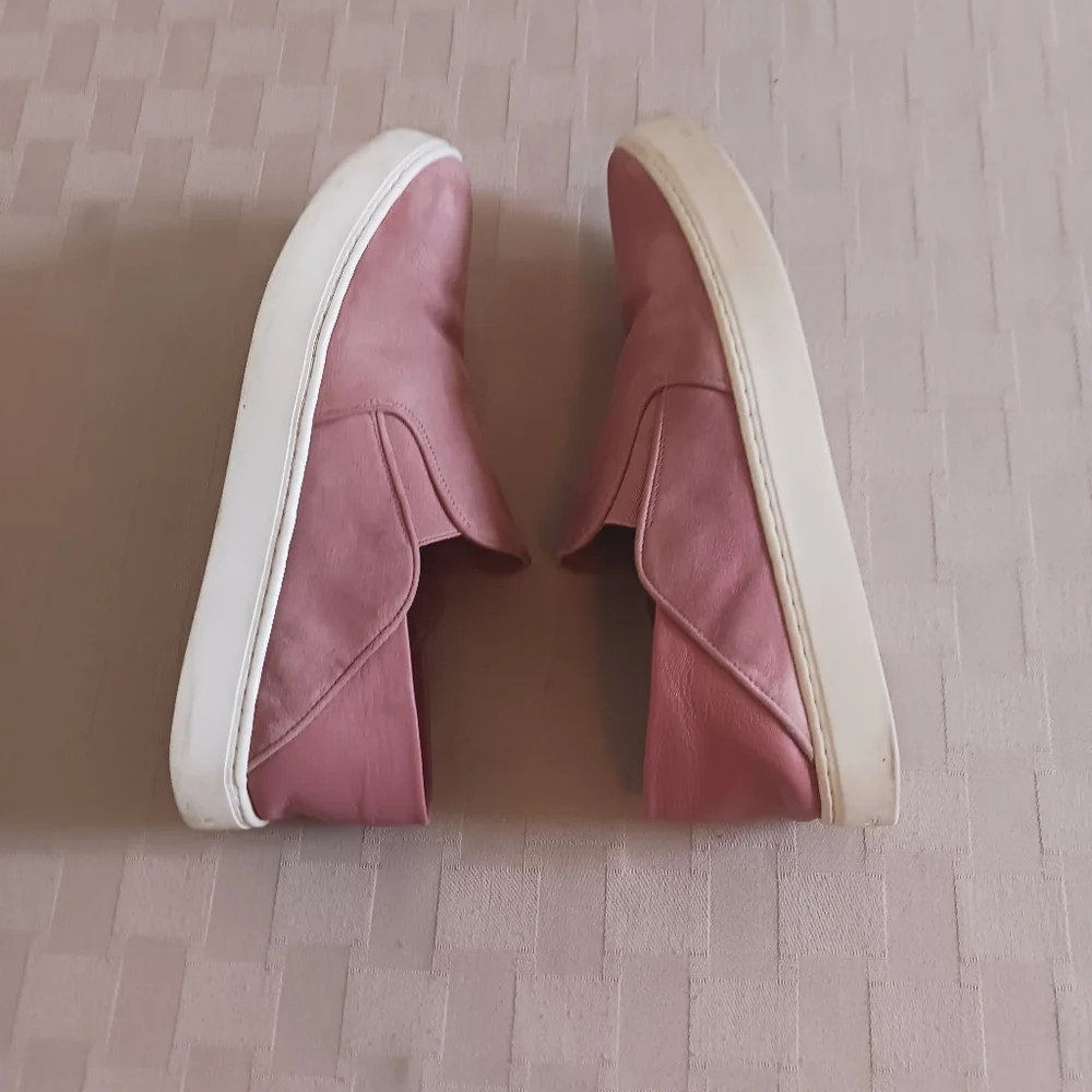 Vince suede leather