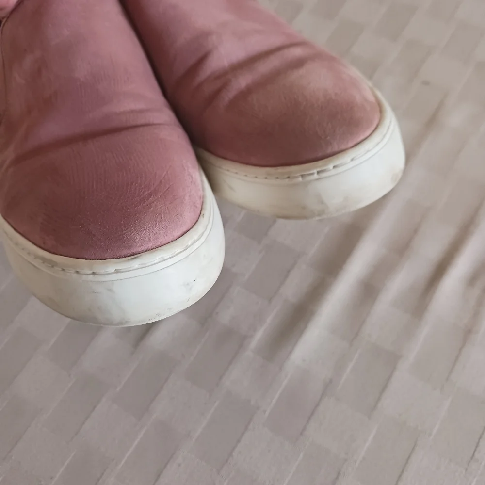 Vince suede leather