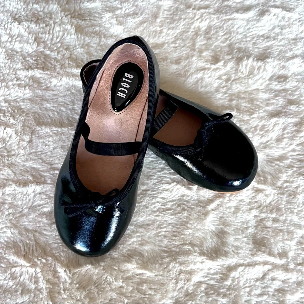 Excellent condition black leather shoes girls size 26 Eur by Bloch