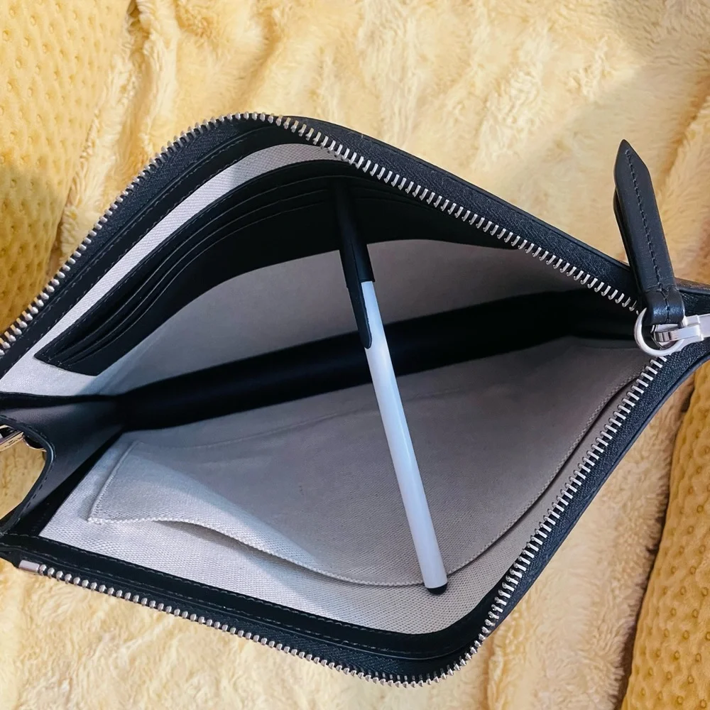 Gucci men’s clutch