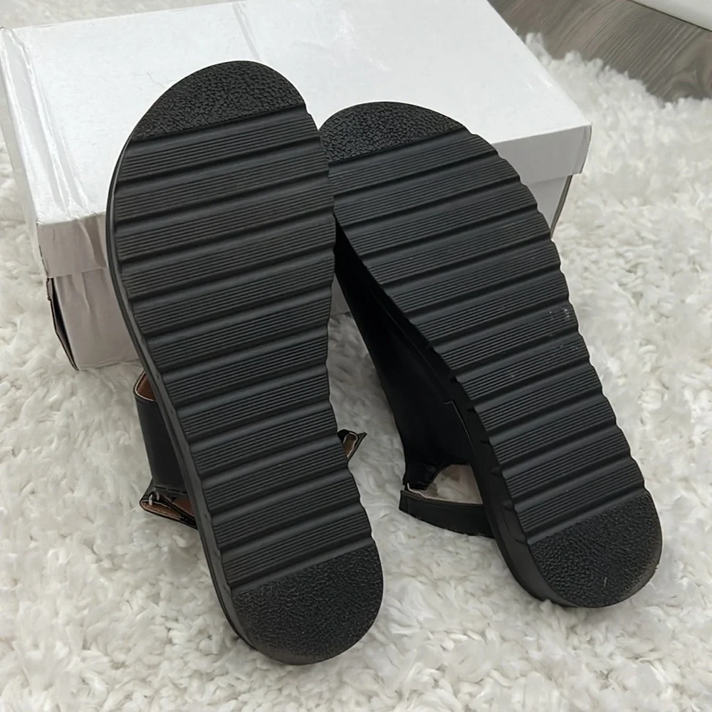 N/A black sandals