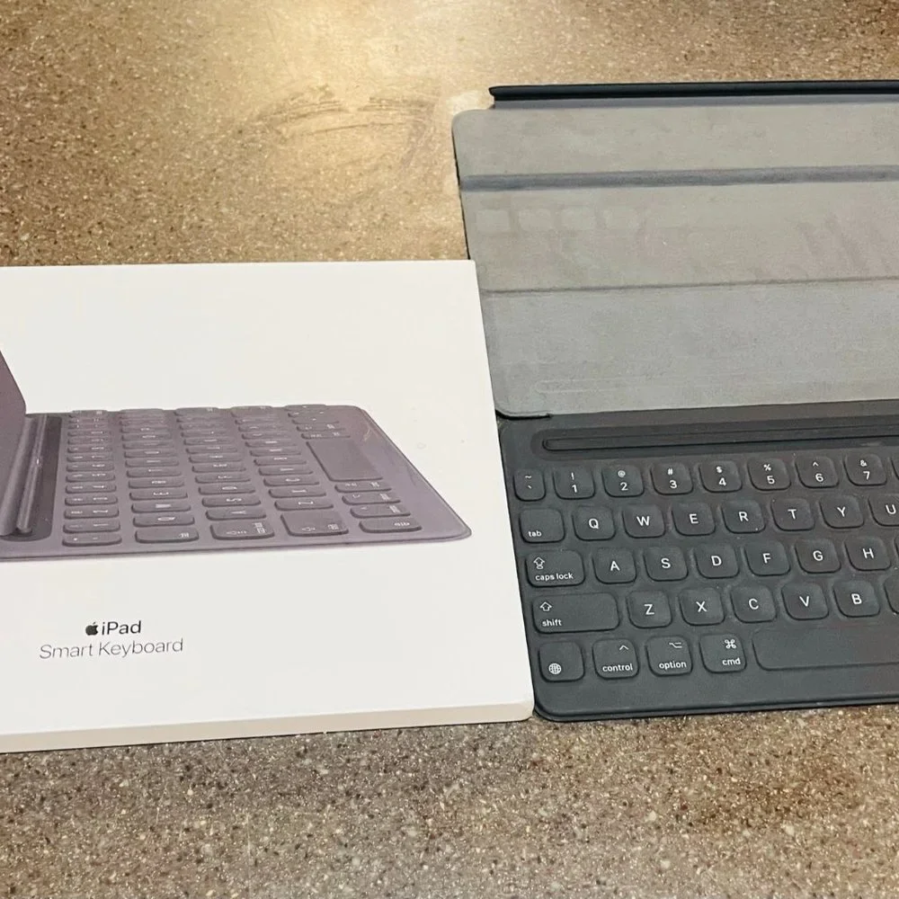 Apple smart keyboard