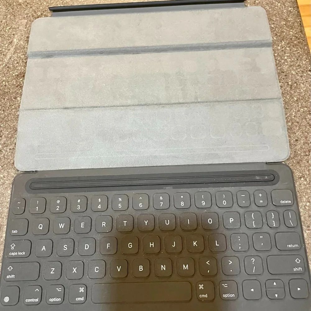 Apple smart keyboard