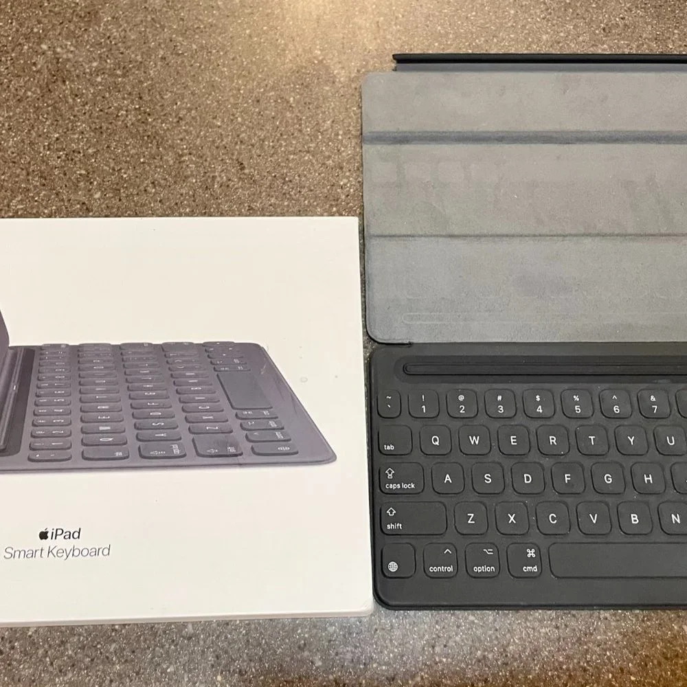 Apple smart keyboard