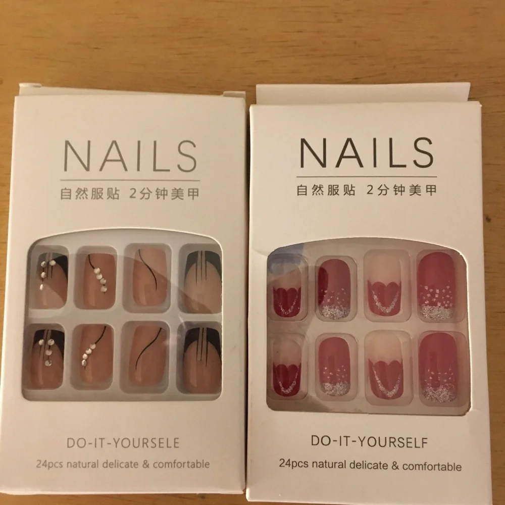 New Bundle Of 48pc Faux Glue on Nails Sparkly Rhinestones With Bottle of Glue