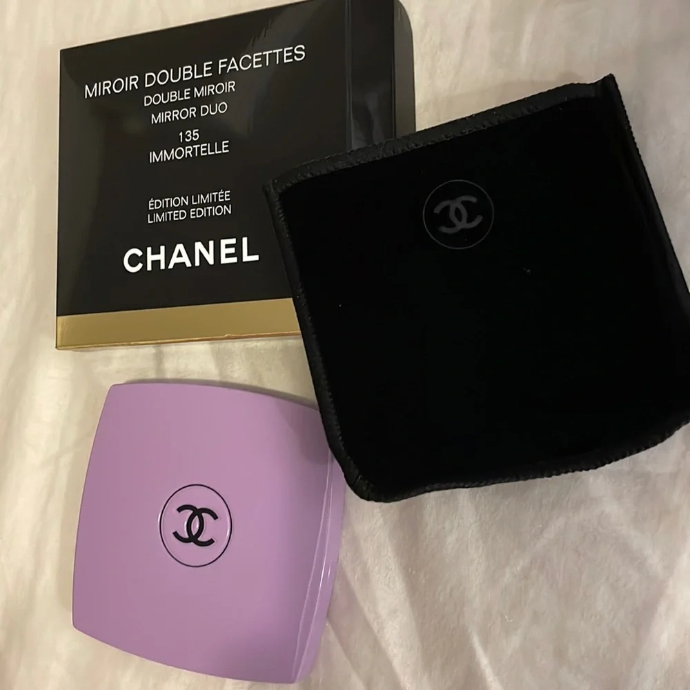 CHANEL rare comes