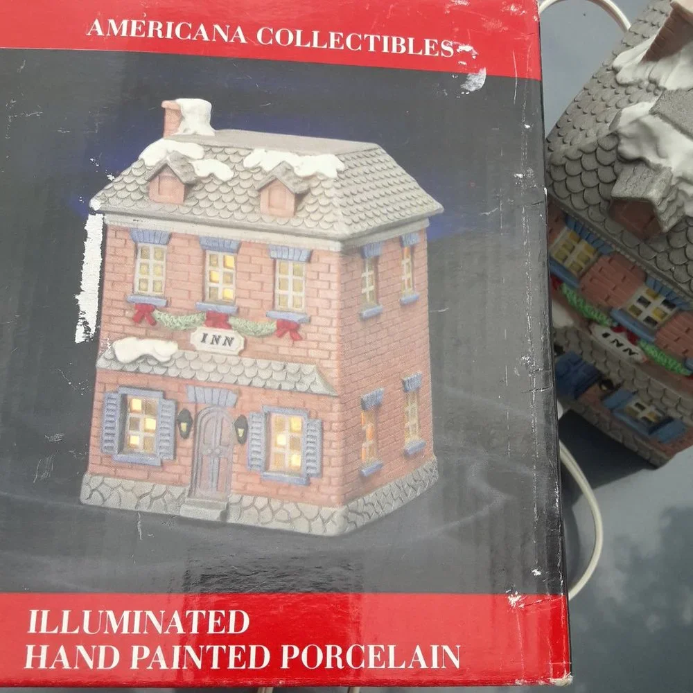 Lighted Christmas House NWT Hotel Inn Hand Painted Porcelain New in Box