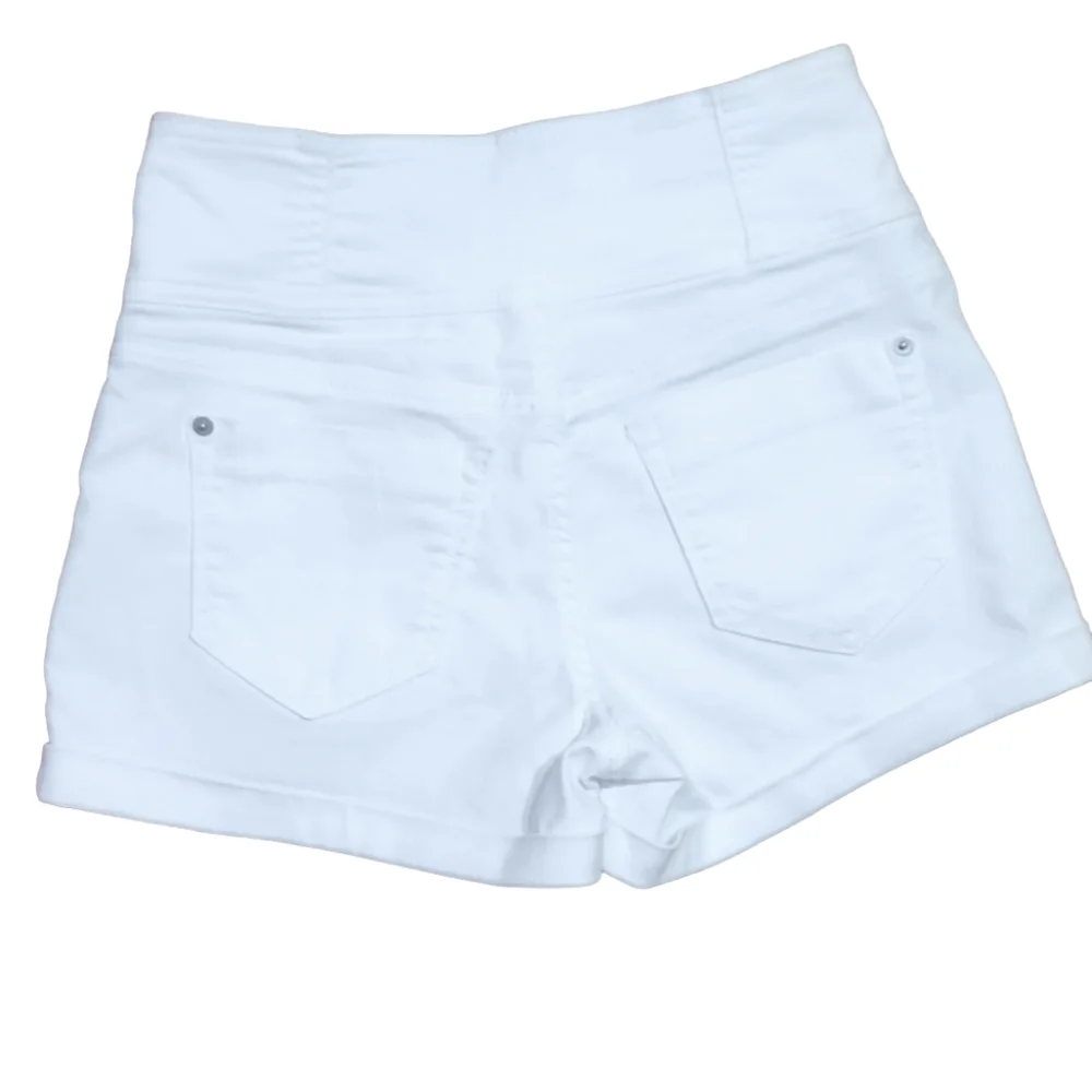 No Boundaries NWT Corset Triple Button High Rise Shorts in Arctic White Size 7