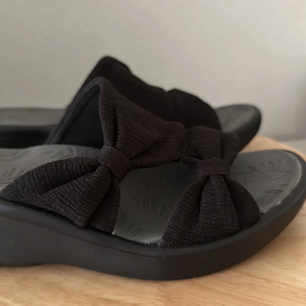 Bzees like new
