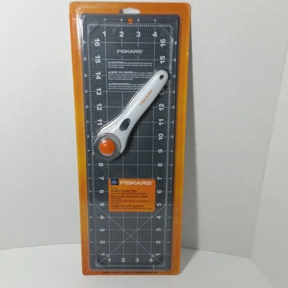 Fiskars Rotary Cutting Set Cutter + Mat