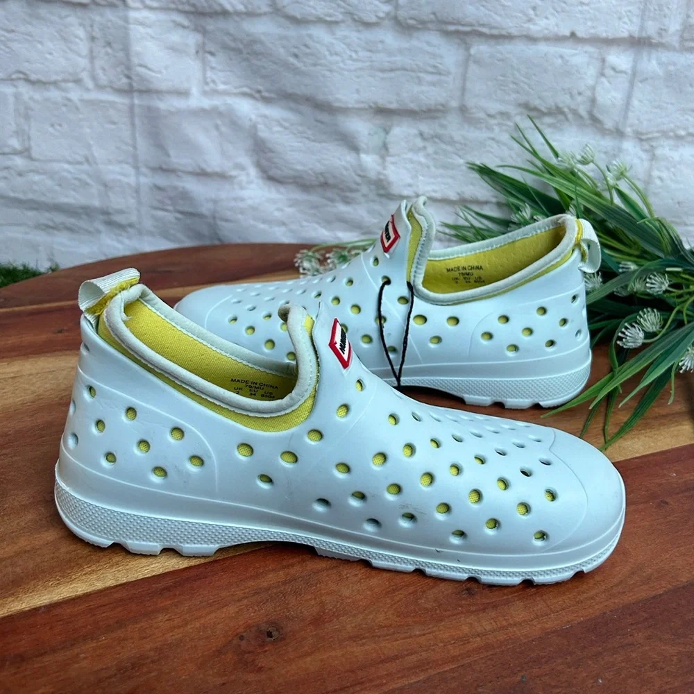 Hunter Original Lightweight Outdoor Shoe with Ventilating... Size US B3 G4