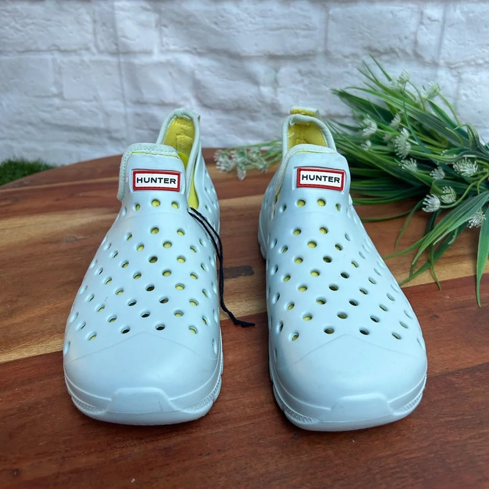 Hunter Original Lightweight Outdoor Shoe with Ventilating... Size US B3 G4