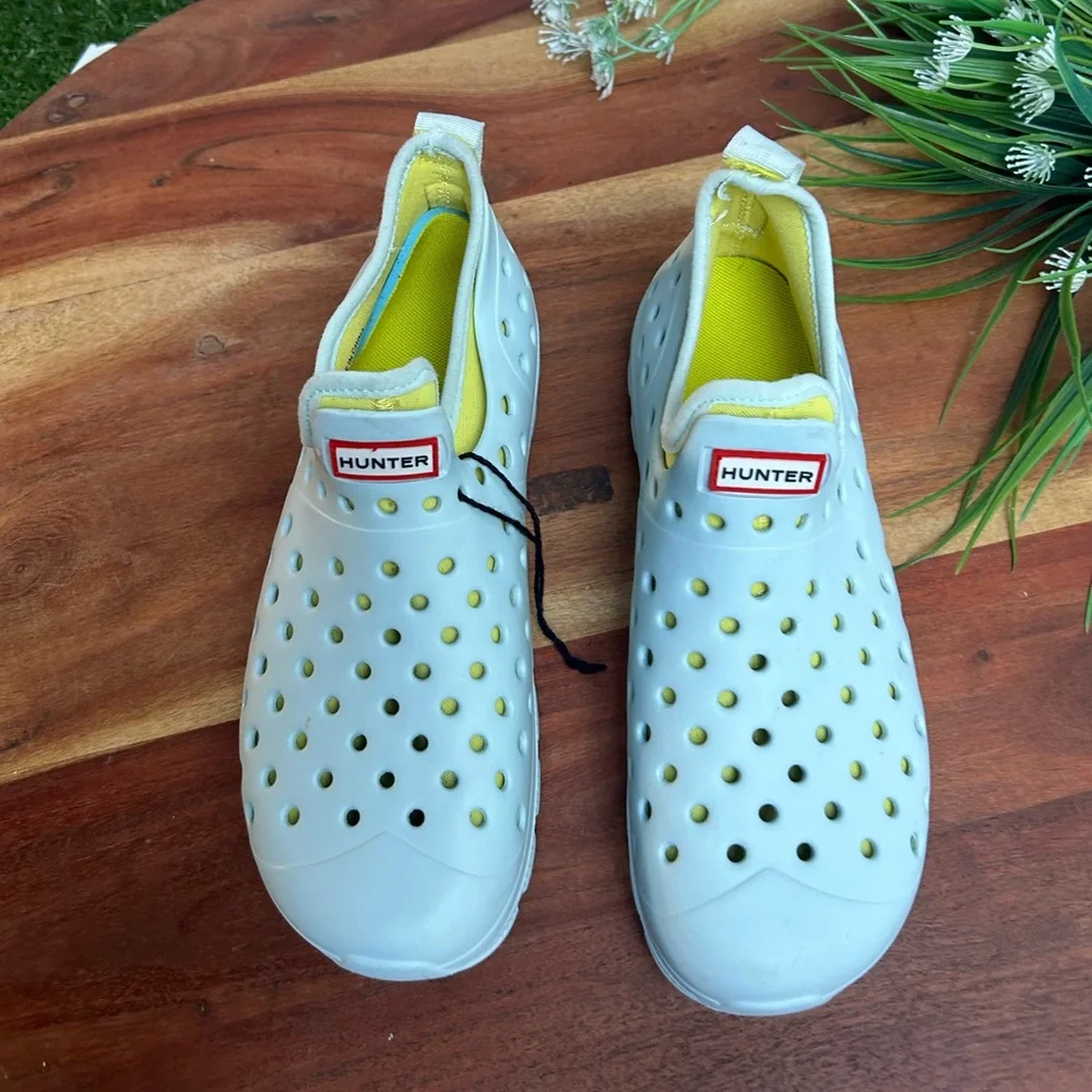 Hunter Original Lightweight Outdoor Shoe with Ventilating... Size US B3 G4