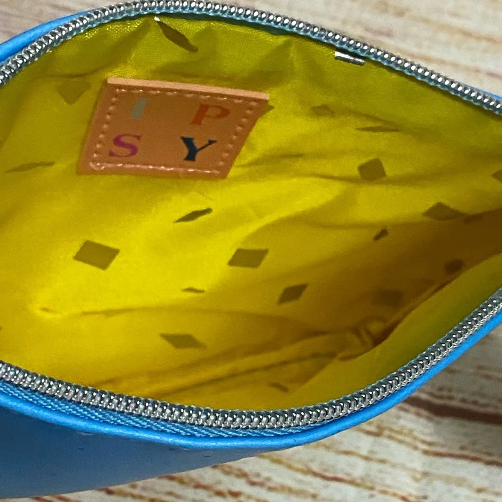 ipsy bag 5”x7”