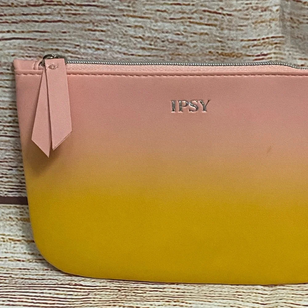 ipsy bag 5”x7”