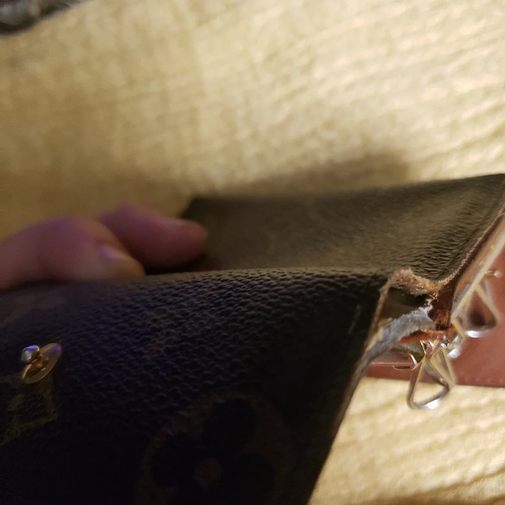 Louis Vuitton ring key