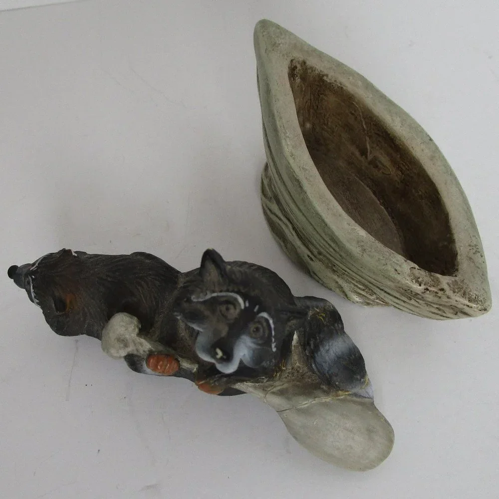 Big Sky Carvers kritter hollows