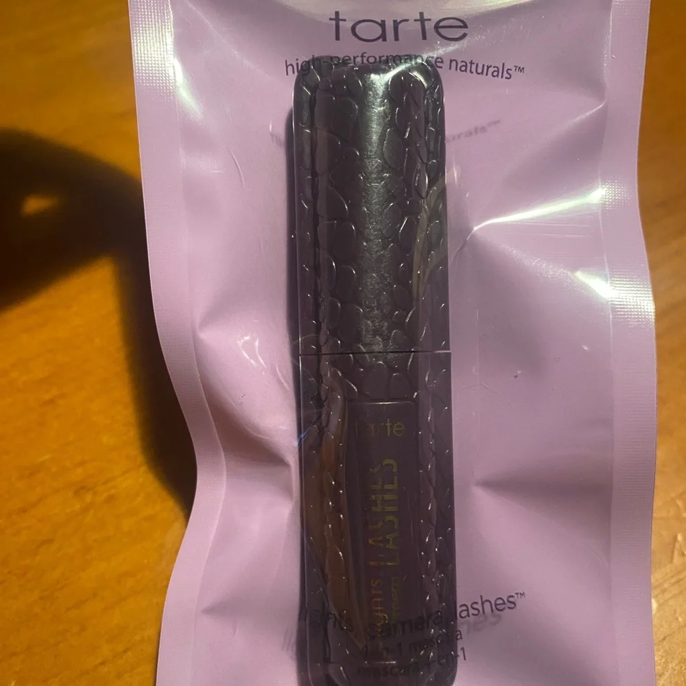 mascara black