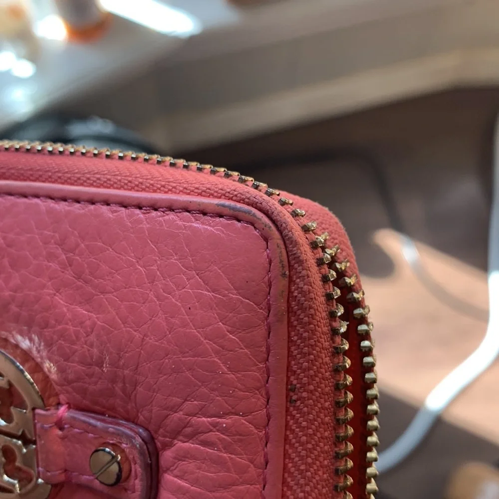 Tory Burch very good