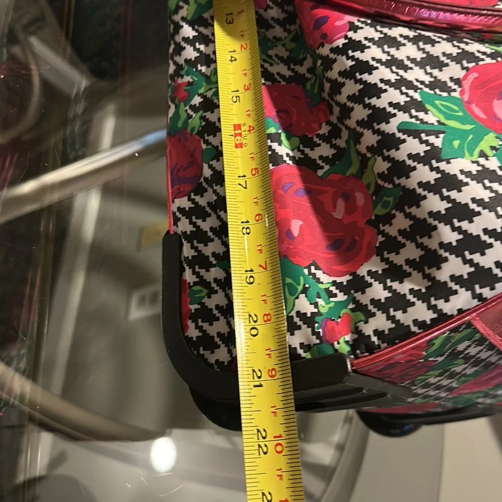Betsey Johnson come times