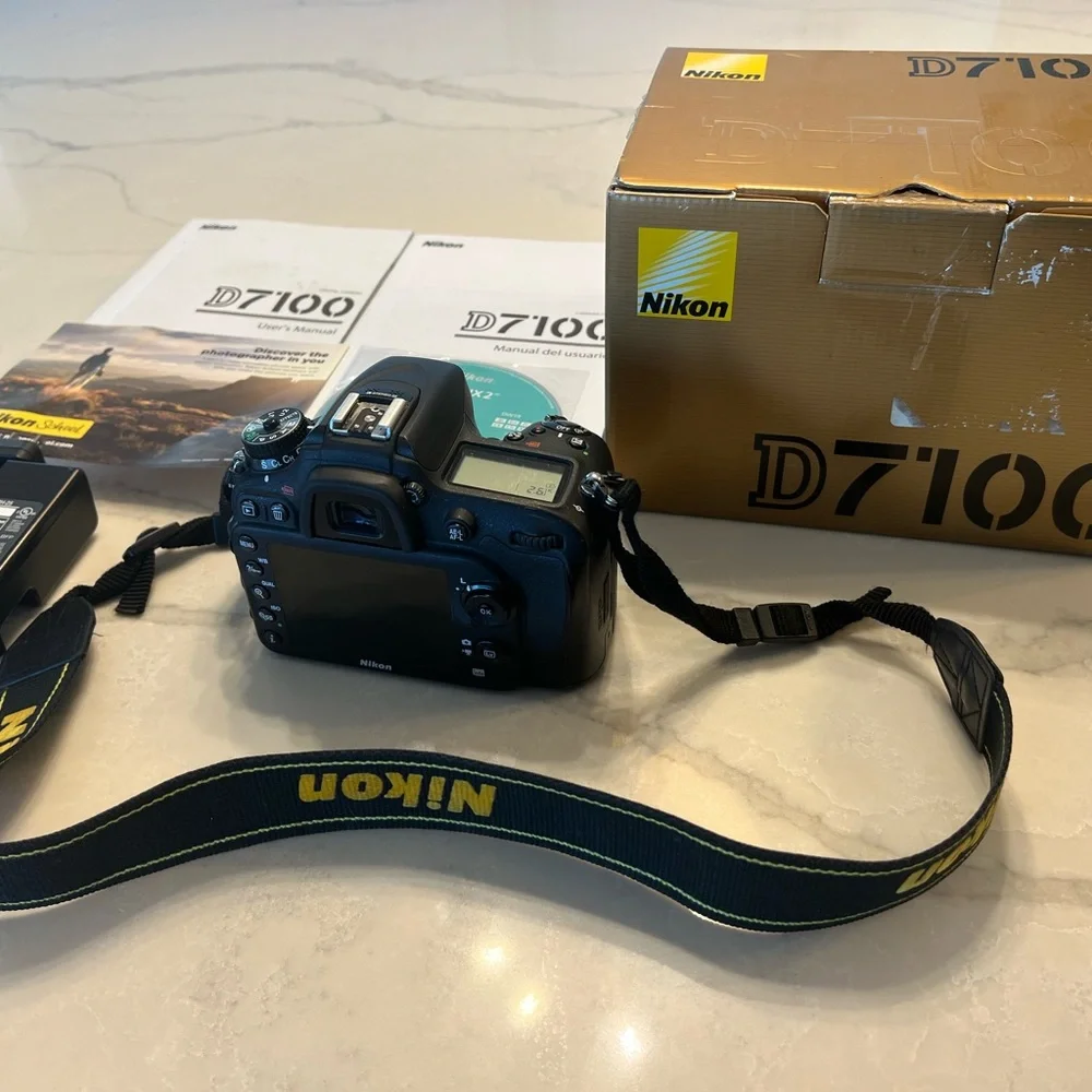 Nikon entire fit nikkor