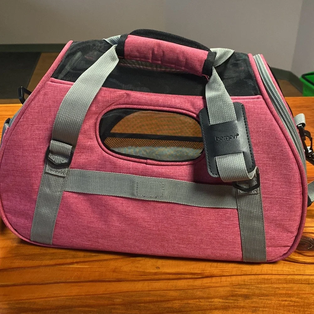 Bergan pet carrier