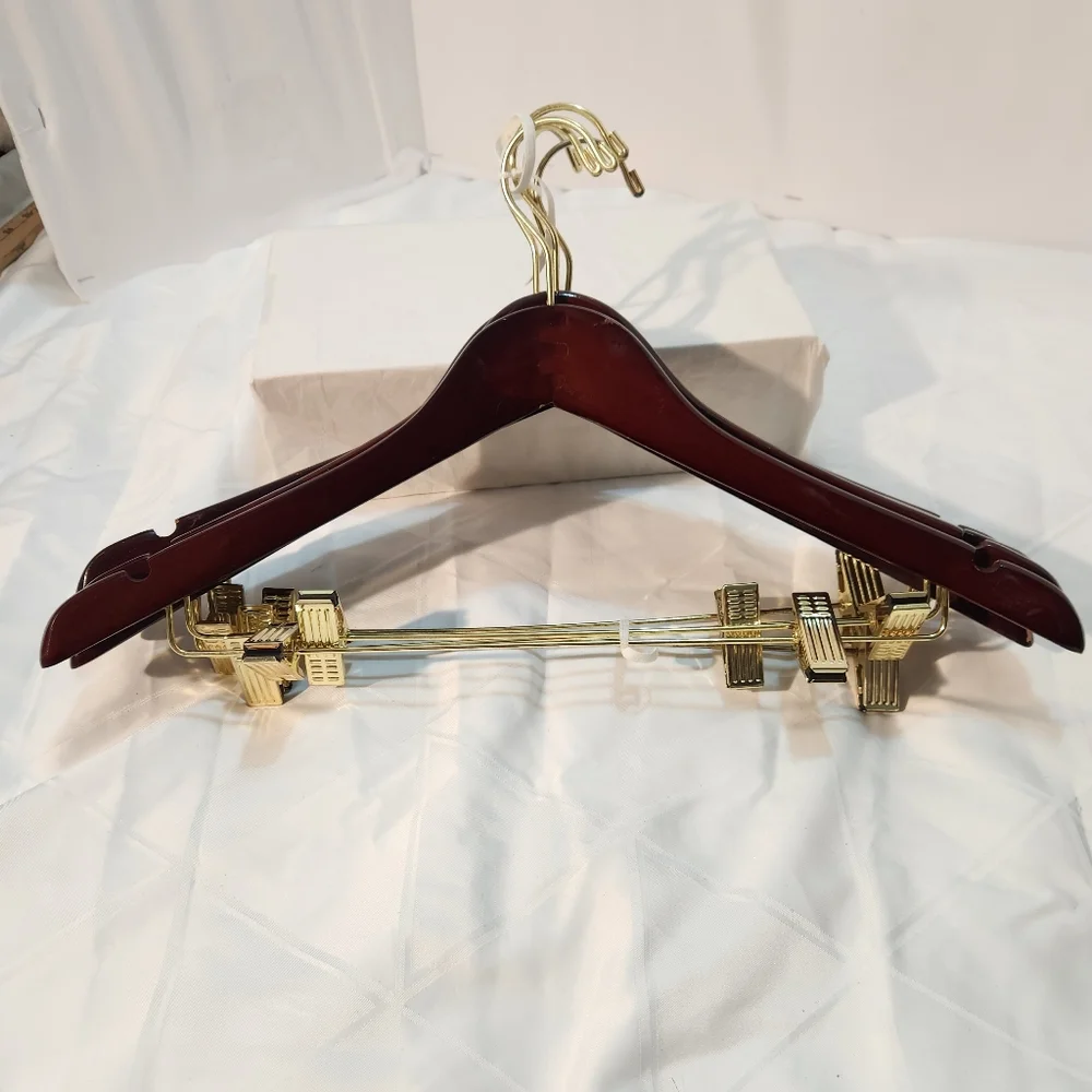 Source Unknown quality hanger