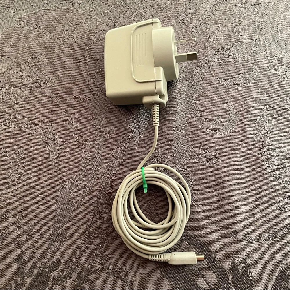 Official Genuine Nintendo AUS Wall AC Adapter Charger WAP-002 DSI/2DS/3DS