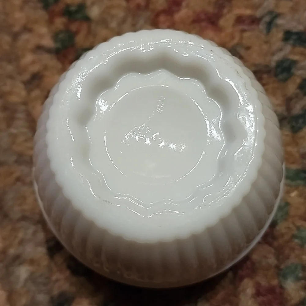 Avon vintage milk