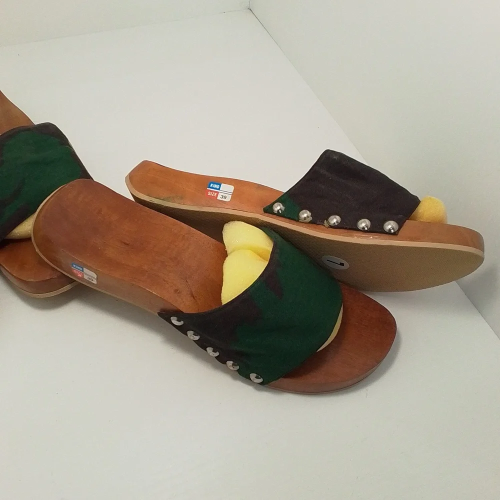 SALE 🛑🔥 Mystique Boutique Army Green Fabric / Wooden Studded design Sandals {B}