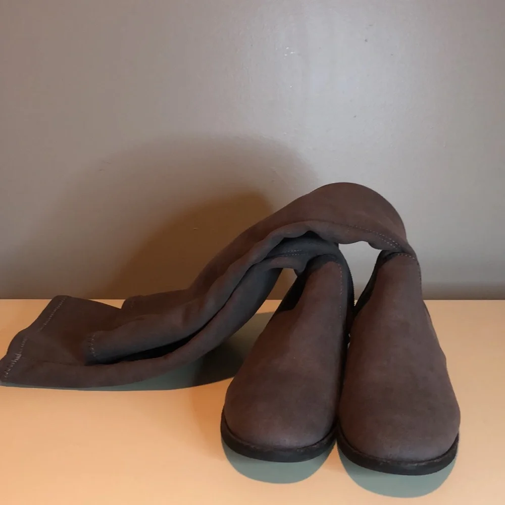 Gentle Souls by Kenneth Cole Brown