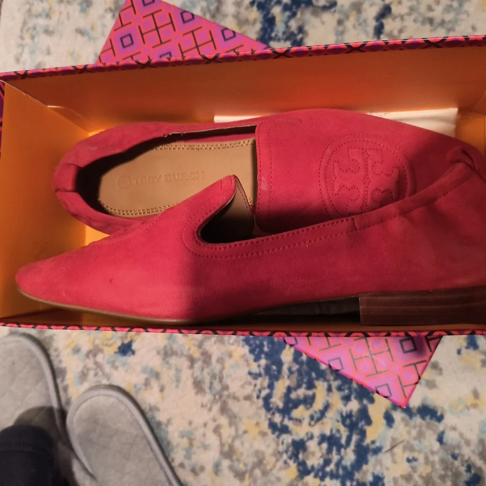 Tory Burch reposhing this