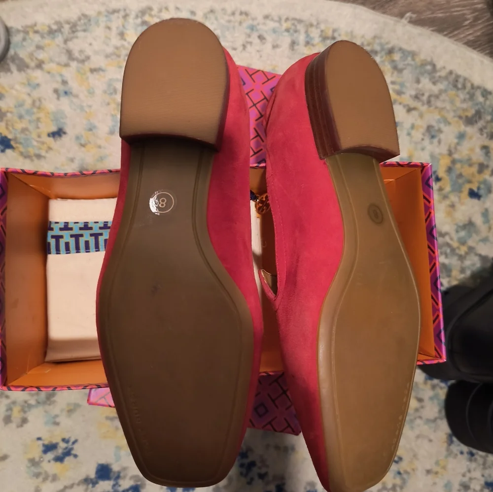 Tory Burch reposhing this