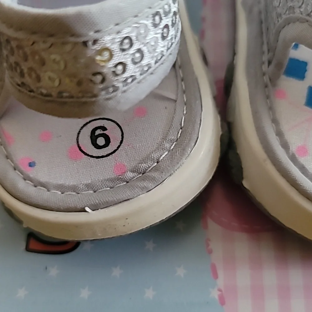Little Star Silver Sequins White Pink Bow Strap Sandals Squeek Shoes, Size 6