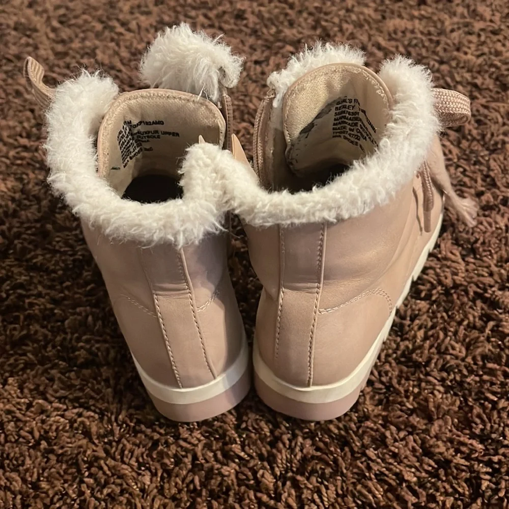 Girls boots