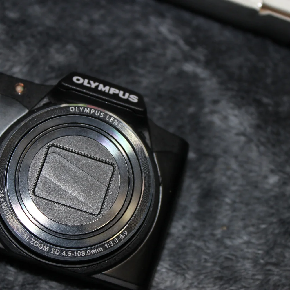 Olympus SZ 12 Digital Camera