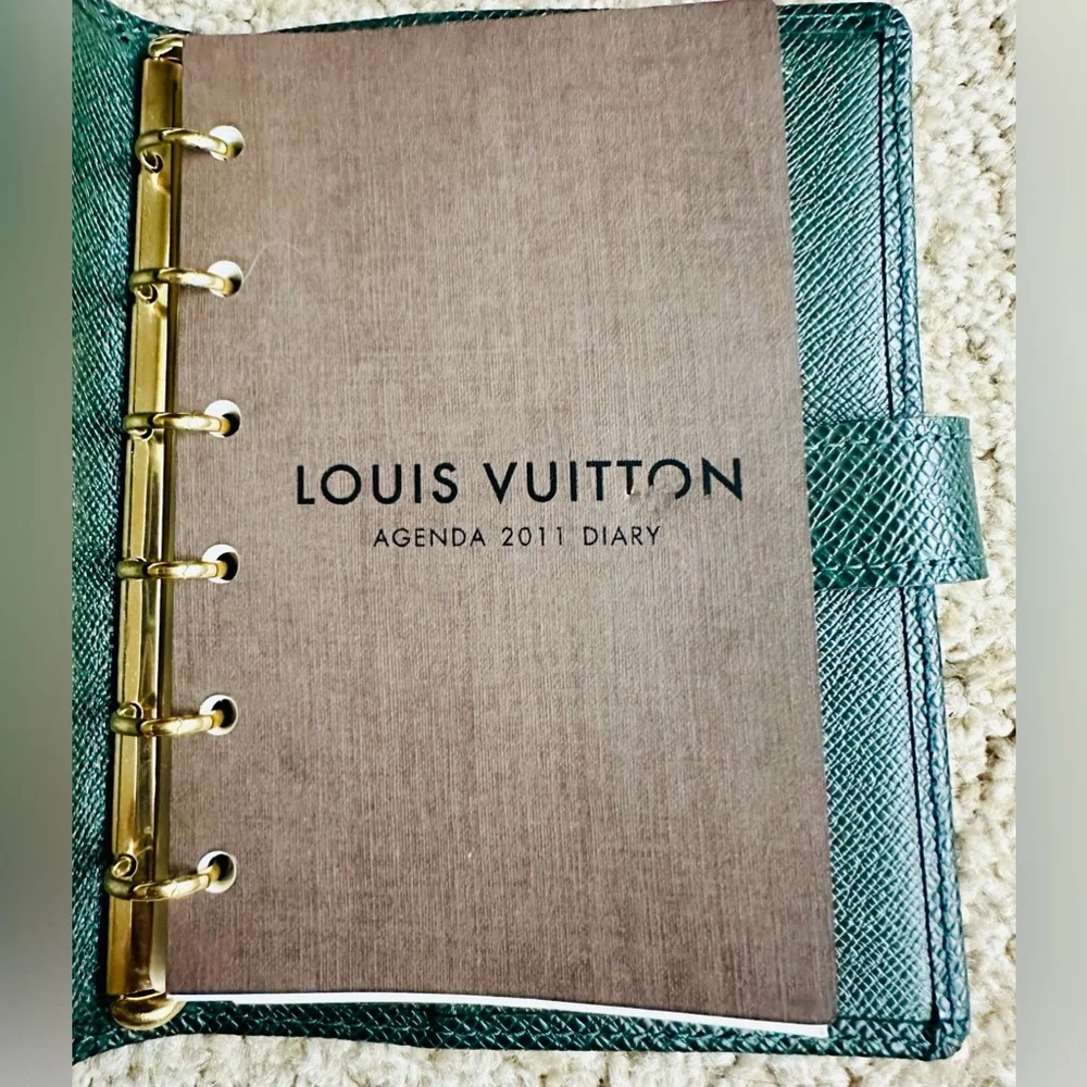 Louis Vuitton authentic pre